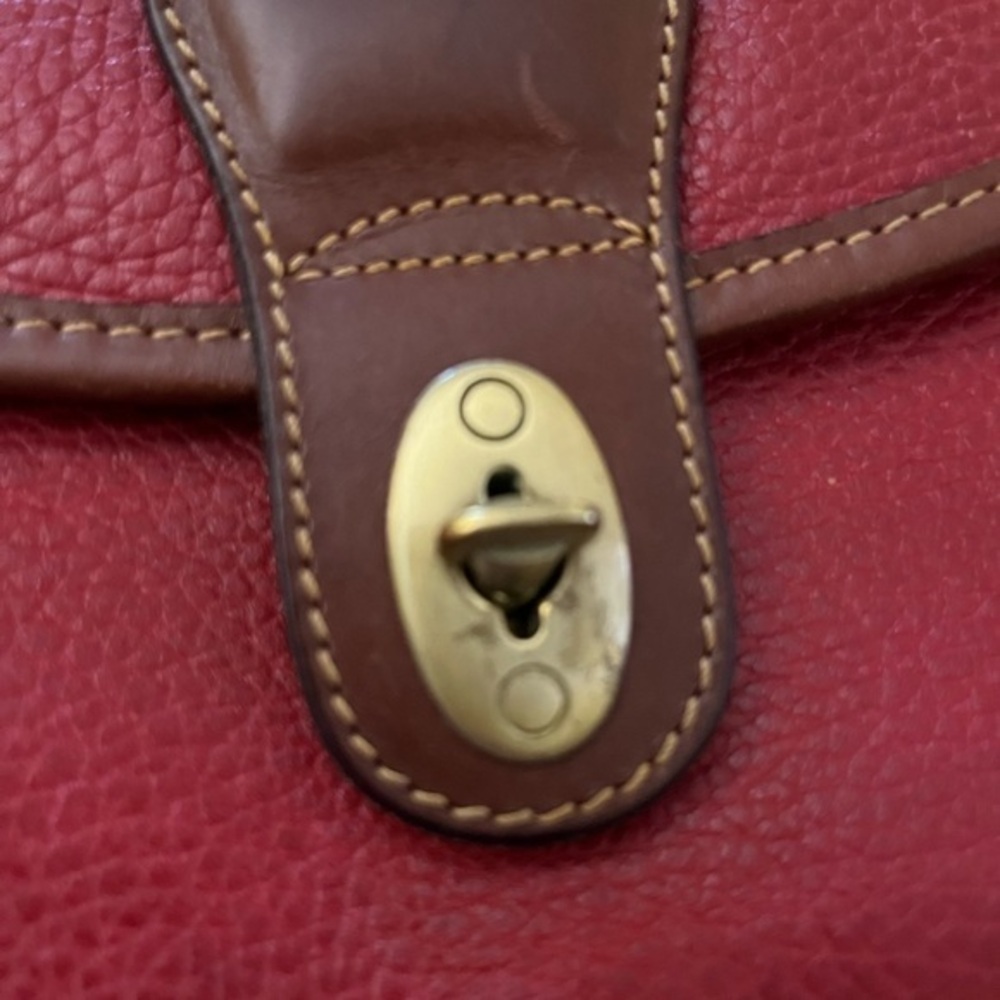 Vintage Coach Sheridan bag in red with brown trim - Picture 10 of 11
